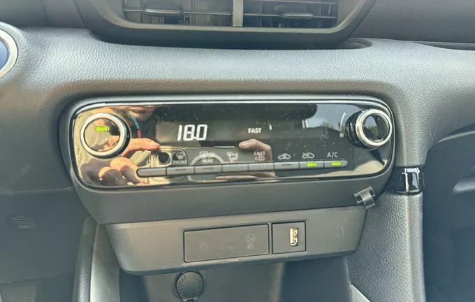 TOYOTA YARIS Hybride 116h Design photo 14 1103673