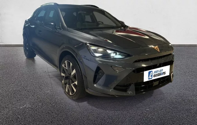 CUPRA FORMENTOR 1.4 e-HYBRID 204 ch DSG6 V extérieur trois quart avant droit 2128423