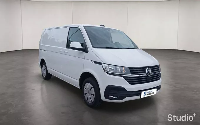 VOLKSWAGEN UTILITAIRES TRANSPORTER 6.1 VAN L1H1 2.0 TDI 150 DSG7 BUSINESS LINE PLUS extérieur trois quart avant droit 106359