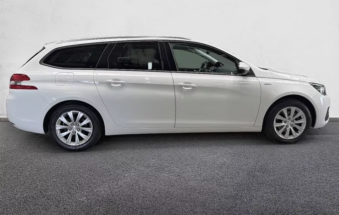 PEUGEOT 308 SW PureTech 110ch S&S BVM6 Style extérieur côté droit 2128399