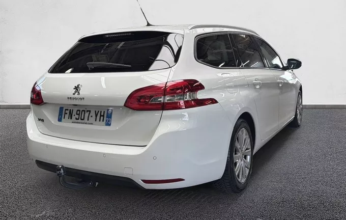 PEUGEOT 308 SW PureTech 110ch S&S BVM6 Style extérieur trois quart arrière droit 2128399