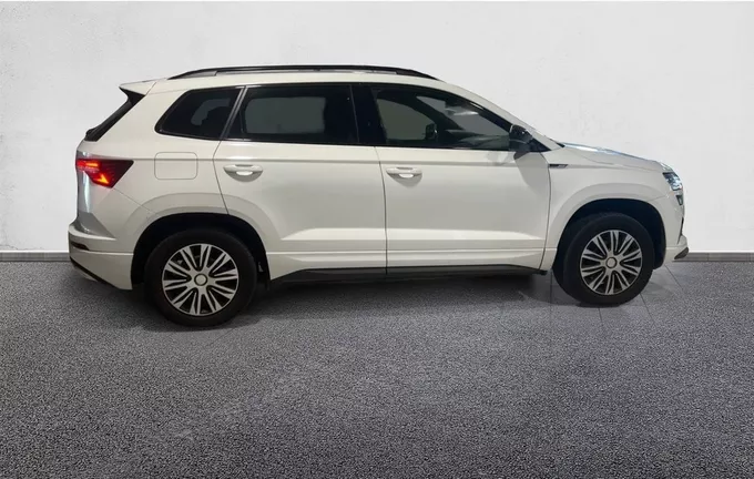 SKODA KAROQ 1.5 TSI 150 ch ACT DSG7 Sportline extérieur côté droit 2130604