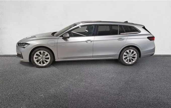 SKODA SUPERB Combi 1.5 TSI 204 ch PHEV DSG6 Selection extérieur trois quart arrière gauche 2129895