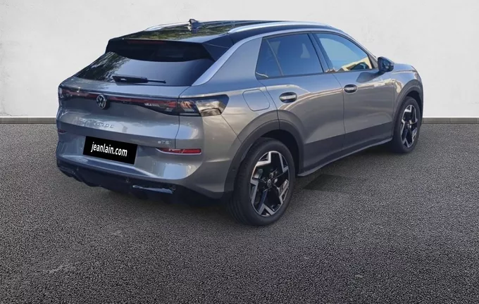 VOLKSWAGEN T-ROC 1.5 eTSI EVO2 Hybrid 150 ch DSG7 R-Line extérieur trois quart arrière droit 1318
