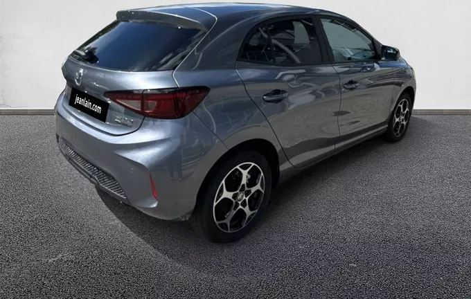 MG MG3 1.5 L Hybrid+ 195 ch Luxury extérieur trois quart arrière droit 8355