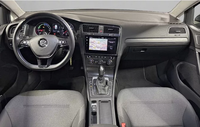 VOLKSWAGEN GOLF E-Golf 136 Electrique extérieur trois quart avant droit 2130608