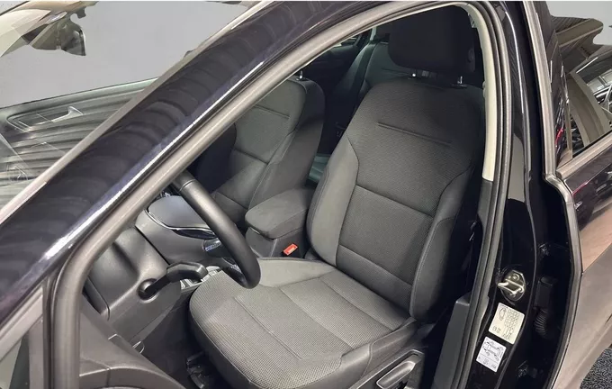 VOLKSWAGEN GOLF E-Golf 136 Electrique extérieur trois quart arrière droit 2130608