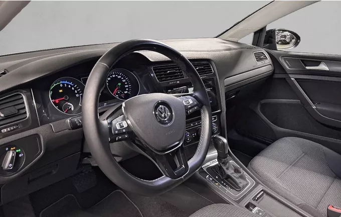 VOLKSWAGEN GOLF E-Golf 136 Electrique photo 13 2130608