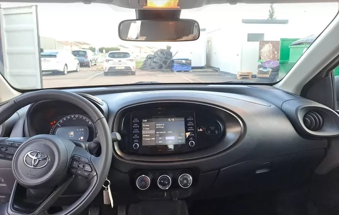 TOYOTA AYGO X 1.0 VVT-i 72 Dynamic photo 18 1102781