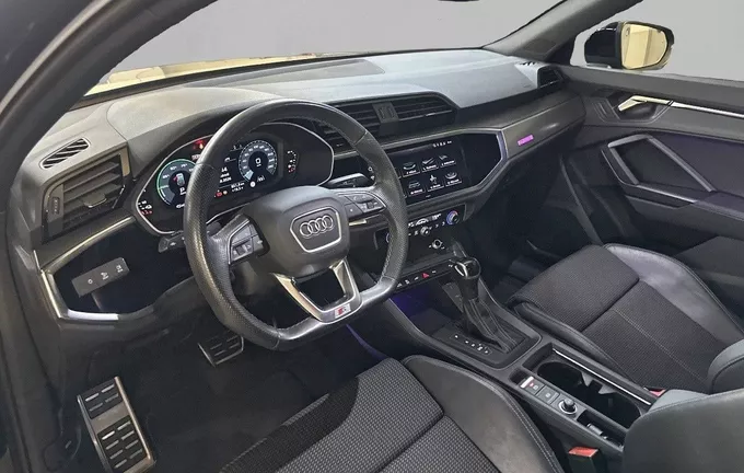 AUDI Q3 45 TFSIe 245 ch S tronic 6 S line photo 11 2131479