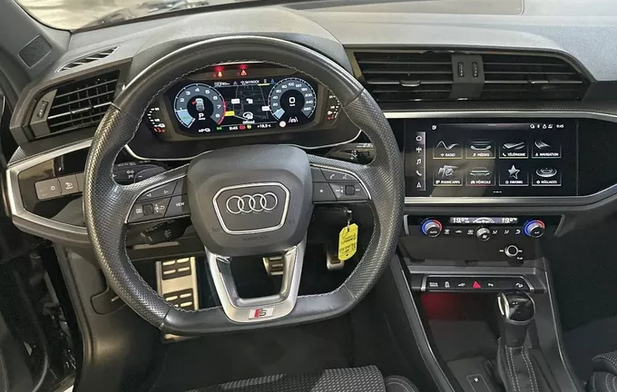 AUDI Q3 45 TFSIe 245 ch S tronic 6 S line photo 12 2131479