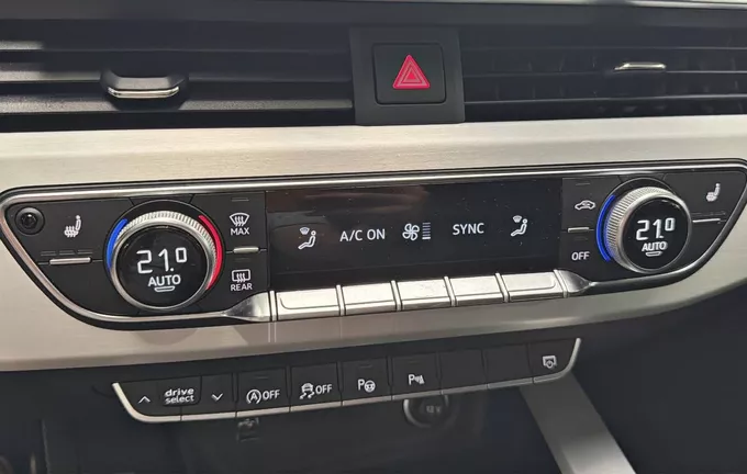 AUDI A4 Avant 40 TDI 204 S tronic 7 S Edition photo 14 3013427