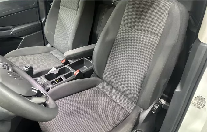 VOLKSWAGEN UTILITAIRES CADDY CARGO 2.0 TDI 122 BVM6 4MOTION BUSINESS extérieur trois quart arrière droit 106308