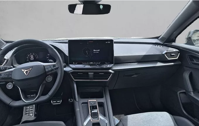 CUPRA FORMENTOR eHybrid 204 ch DSG6 V extérieur trois quart avant droit 3283