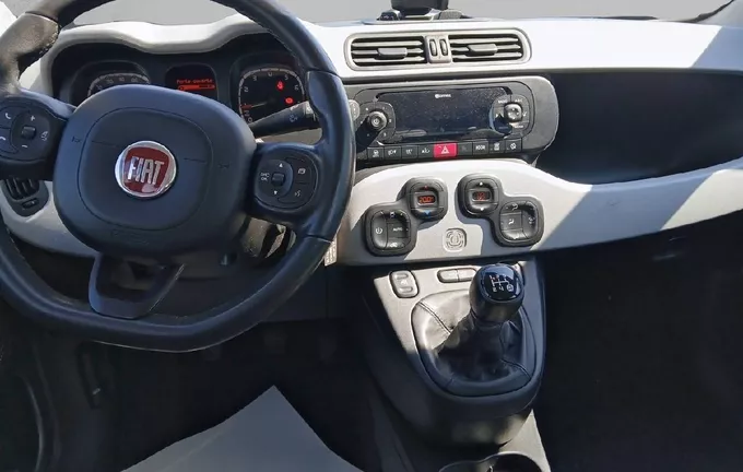FIAT PANDA 0.9 85 ch TwinAir S/S City Cross extérieur côté gauche 945906