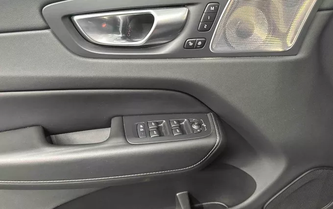 VOLVO XC60 T6 Recharge AWD 253 ch + 145 ch Geartronic 8 Ultimate Style Chrome photo 20 2132615