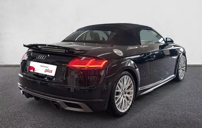 AUDI TT Roadster 40 TFSI 197 S tronic 7 S line extérieur trois quart arrière droit 2132326