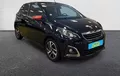 Miniature PEUGEOT 108 1.2 PureTech 82ch BVM5 Roland Garros TOP! extérieur trois quart avant droit 2125278