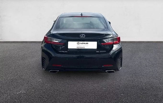 LEXUS RC 300h F SPORT Black Edition extérieur arrière 1103184
