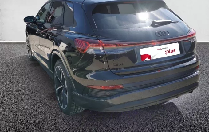 AUDI Q4 E-TRON 45 285 ch 82 kWh extérieur trois quart arrière gauche 0291