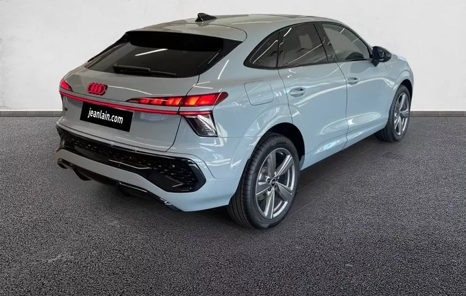 AUDI Q3 Sportback TFSI 150 ch Hybride S tronic 7 S line extérieur trois quart arrière droit 5762