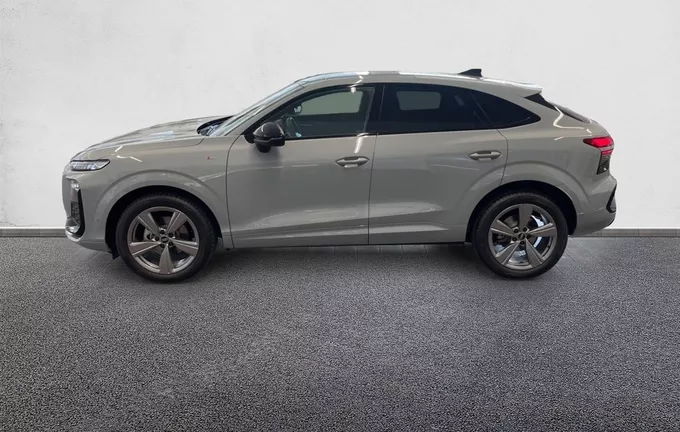 AUDI Q3 Sportback TFSI 150 ch Hybride S tronic 7 S line extérieur côté gauche 5762
