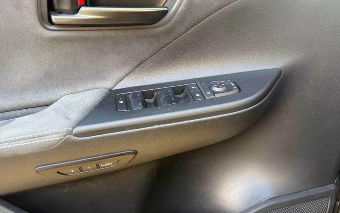 TOYOTA C-HR Hybride 140 Collection photo 20 1103976