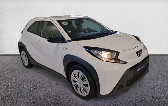 TOYOTA AYGO X 1.0 VVT-i 72 Dynamic extérieur trois quart avant droit 1103616