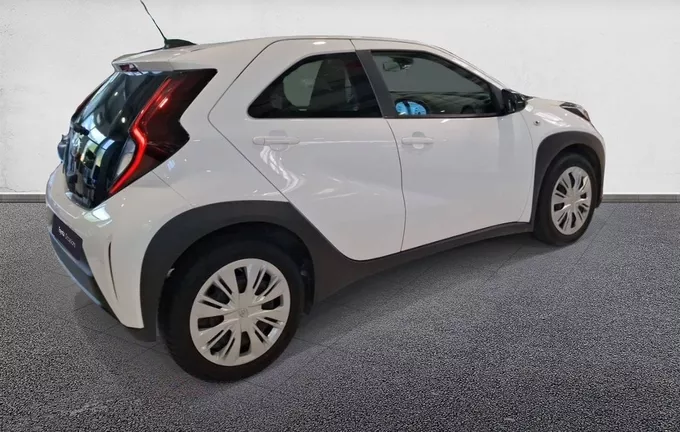 TOYOTA AYGO X 1.0 VVT-i 72 Dynamic extérieur trois quart arrière droit 1103616