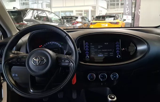 TOYOTA AYGO X 1.0 VVT-i 72 Dynamic photo 18 1103616