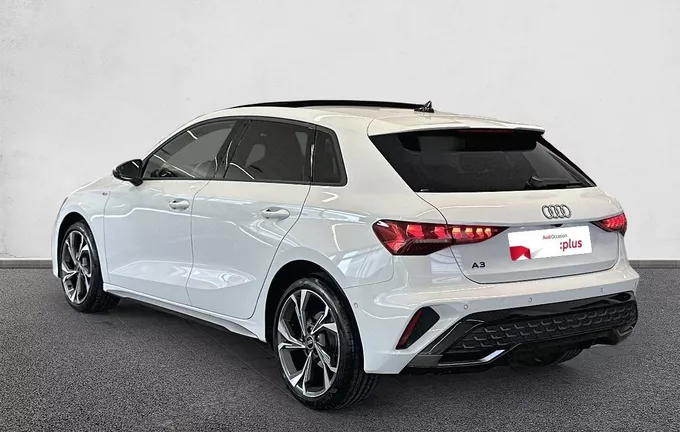 AUDI A3 Sportback TDI 150 S tronic 7 S line extérieur trois quart arrière gauche 2128419
