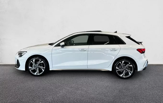 AUDI A3 Sportback TDI 150 S tronic 7 S line extérieur côté gauche 2128419