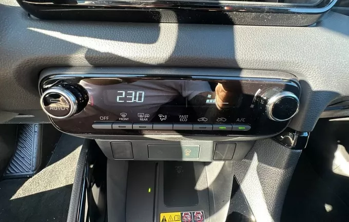 TOYOTA YARIS Hybride 116h Design photo 14 201726