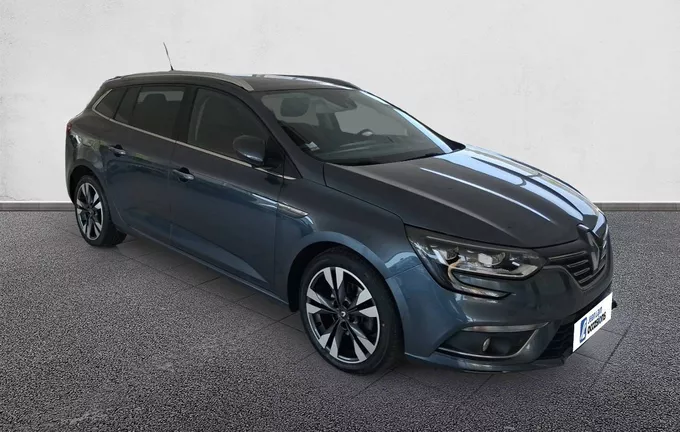 RENAULT MEGANE Mégane IV Estate Blue dCi 115 Intens extérieur trois quart avant droit 560706