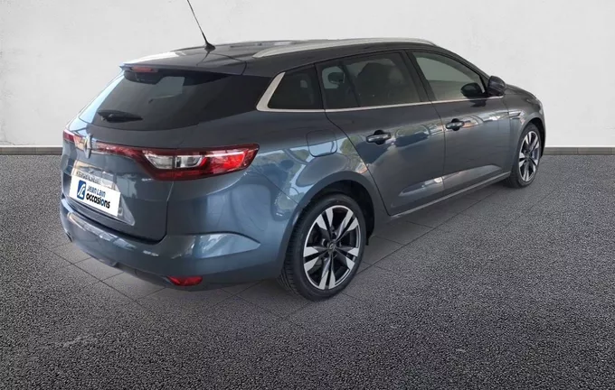 RENAULT MEGANE Mégane IV Estate Blue dCi 115 Intens extérieur trois quart arrière droit 560706