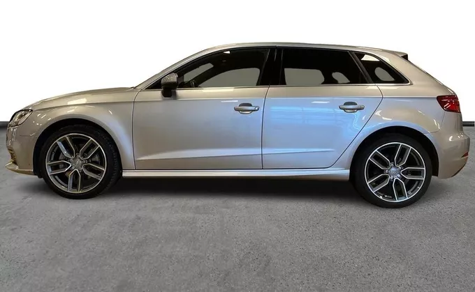 AUDI A3 Sportback 40 e-tron 204 S tronic 6 Design Luxe extérieur trois quart arrière droit 213302