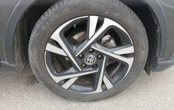 TOYOTA C-HR Hybride 1.8L Edition photo 9 1100372