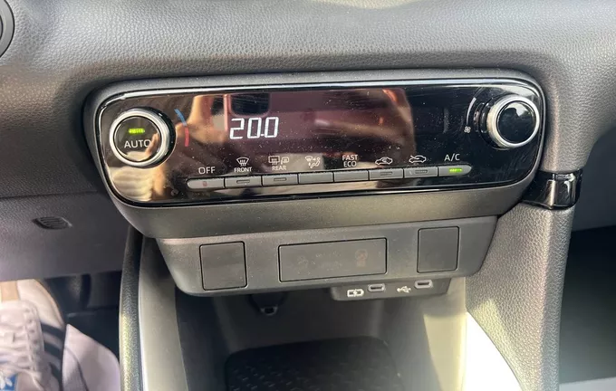 TOYOTA YARIS Hybride 116h Dynamic photo 14 1102715