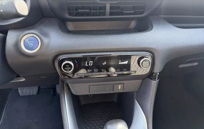 TOYOTA YARIS Hybride 116h Design photo 14 1103255