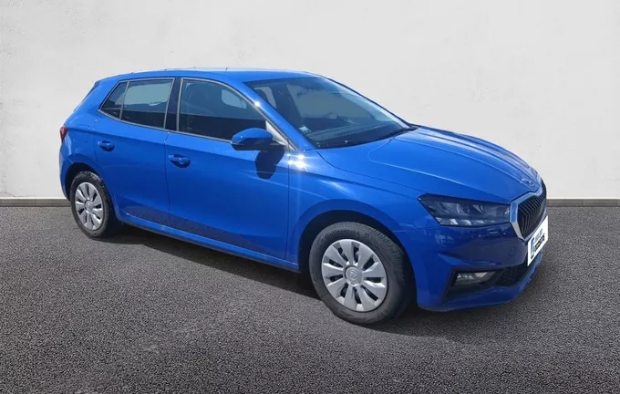 SKODA FABIA 1.0 MPI 65 ch BVM5 Active extérieur trois quart avant droit 2131182