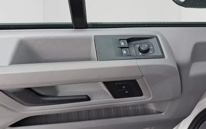 VOLKSWAGEN UTILITAIRES CRAFTER VAN 35 L3H3 2.0 TDI 177 CH BVA8 BUSINESS photo 20 1089
