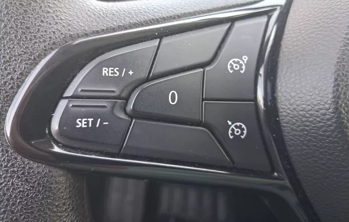 RENAULT CLIO SOCIETE BLUE DCI 100 - 21N AIR NAV photo 12 106267