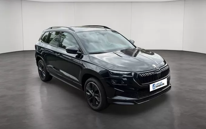 SKODA KAROQ 1.5 TSI Evo 2 150 ch ACT DSG7 Sportline extérieur trois quart avant droit 3672