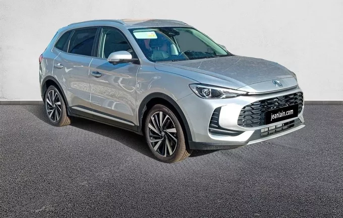 MG ZS 1.5 L Hybrid+ 197 ch Luxury extérieur trois quart avant droit 9449