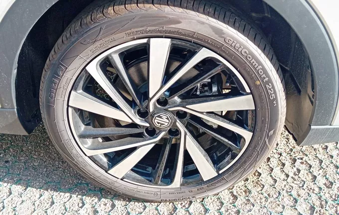 MG ZS 1.5 L Hybrid+ 197 ch Luxury photo 9 9449