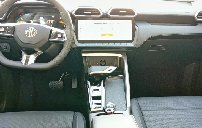 MG ZS 1.5 L Hybrid+ 197 ch Luxury photo 18 9449