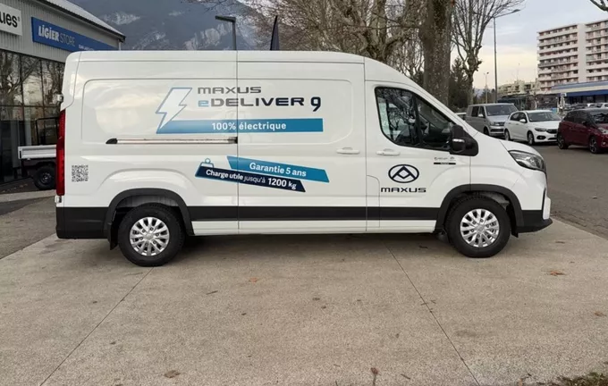 MAXUS E-DELIVER 9 FOURGON E-DELIVER9 FOURGON L3H2 88 KWH extérieur côté droit 6800199