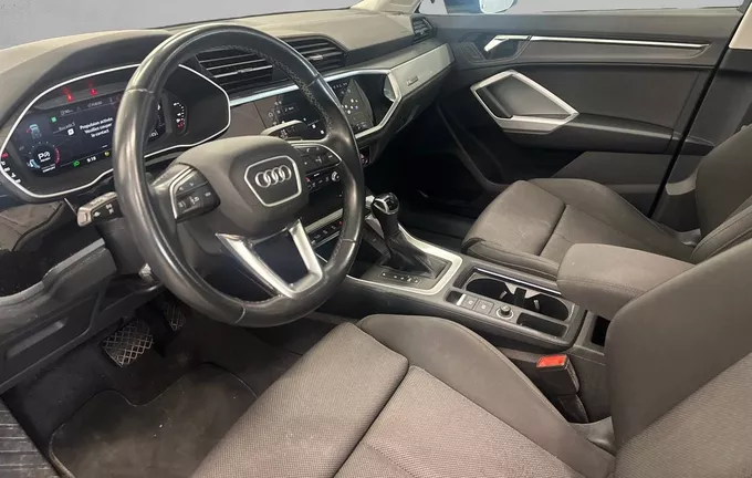 AUDI Q3 35 TFSI 150 ch S tronic 7 Design photo 11 2130528