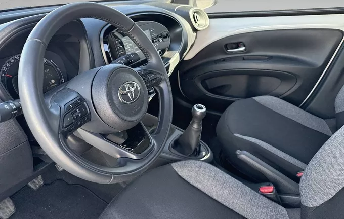 TOYOTA AYGO X 1.0 VVT-i 72 Dynamic photo 11 1103868