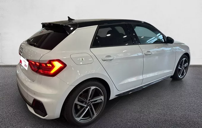 AUDI A1 Sportback 30 TFSI 116 ch S tronic 7 S Line Plus extérieur trois quart arrière droit 2123847
